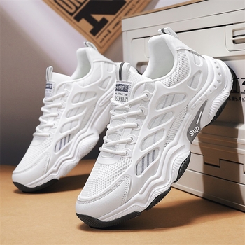 Férfi sportcipő, lélegző műbőr felsőrész, talp TPR, fűzőzárás, alacsony profil, kör alakú orr (Légáteresztő; Felsőrész: műbőr; Sól: TPR; Zárás: fűző; Orr: kör)