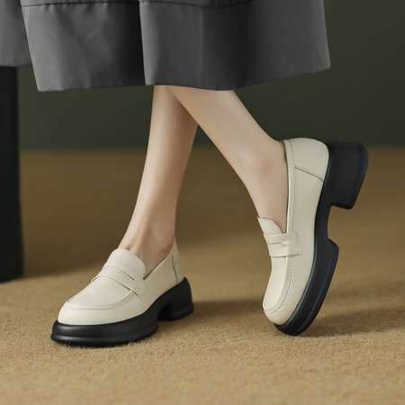 Női vastag talpú loaferek, kollegista brit stílusú slip-on Mary Jane, felső: marha bőr; kör alakú orr; középmagas 3-5 cm; talp: kompozit