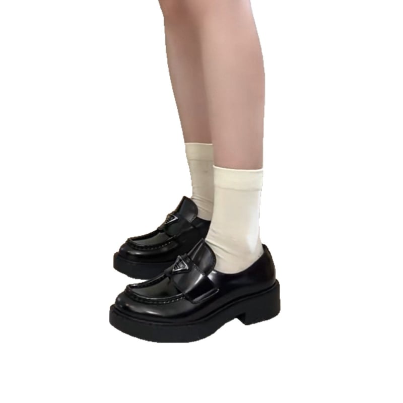 Női bőrből készült loaferek, kerek orrú, felső rész valódi bőrből, gumírozott talp, slip-on, 3–6 cm vastag sarok