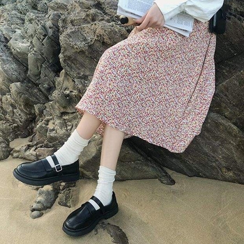 Női brit stílusú loafer PU felsővel, kerek orr, 6-8 cm magas sarkú