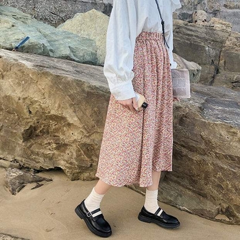 Női brit stílusú loafer PU felsővel, kerek orr, 6-8 cm magas sarkú