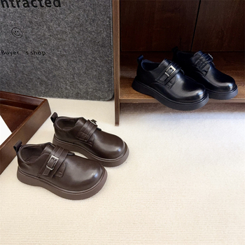 Gyerekeknek szóló casual cipő Velcro-összehúzóval, alacsony felső rész, gumírozott talp, felső anyag: szuperrost, Koreai stílusú hercegnő dizájn