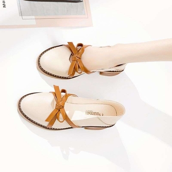 Női Mary Jane cipő, négyszögletes orrú, mikroszálas bőrfelső, slip-on kialakítás, középmagas sarka 3-5 cm