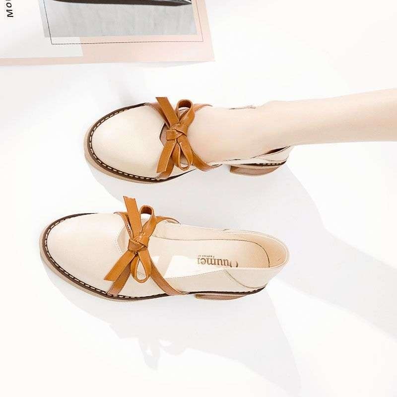 Női Mary Jane cipő, négyszögletes orrú, mikroszálas bőrfelső, slip-on kialakítás, középmagas sarka 3-5 cm