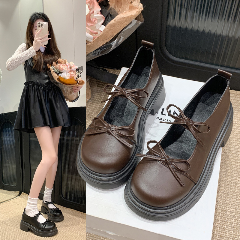 Mary Jane cipők masnival, kerek orrú, PU felső rész, alacsony kivitel, vastag gumírozott talp