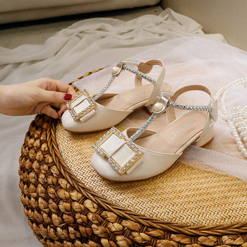 Rhinestone gyerekeknek készült magassarkú cipő Velcro-zárás, lakkozott felsőrész, vastag sarok, gumírozott talp