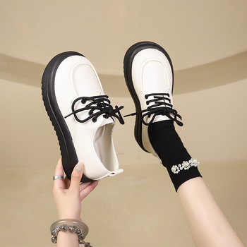 Loafers – brit stílusú, kerek orr, felső rész superfiberből, alacsony felső rész, vastag gumitalp