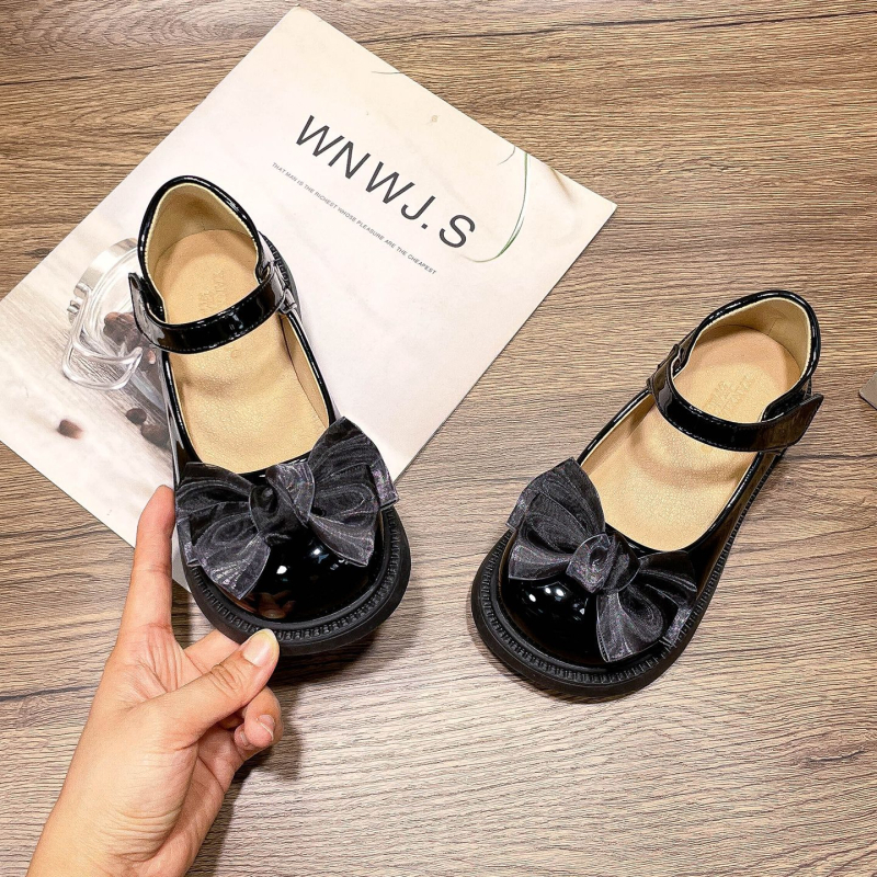 Lányoknak készült bőr cipő Velcro-zárással, alacsony felsőrésszel, gumírozott talppal, PU talptalppal, 7–12 éveseknek