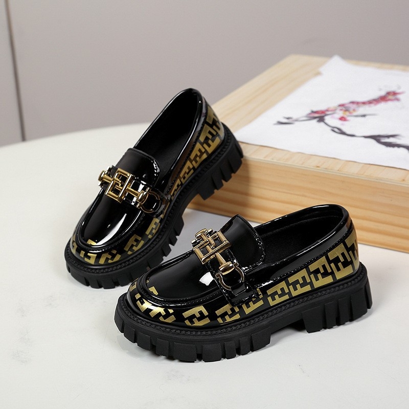 PU bőr loafer lányoknak — alacsony felső rész, gumírozott talp, textil belső talp, kopásálló