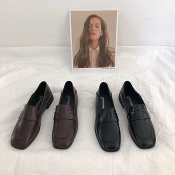 Dámske ploché topánky s PU vrchnou, nízky podpätok do 3 cm, slip-on zapínanie, vnútro z mikrovlákovej kože, gumová podrážka