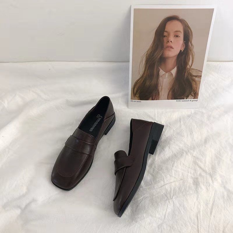 Dámske ploché topánky s PU vrchnou, nízky podpätok do 3 cm, slip-on zapínanie, vnútro z mikrovlákovej kože, gumová podrážka