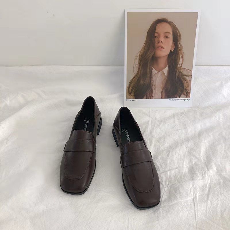 Dámske ploché topánky s PU vrchnou, nízky podpätok do 3 cm, slip-on zapínanie, vnútro z mikrovlákovej kože, gumová podrážka