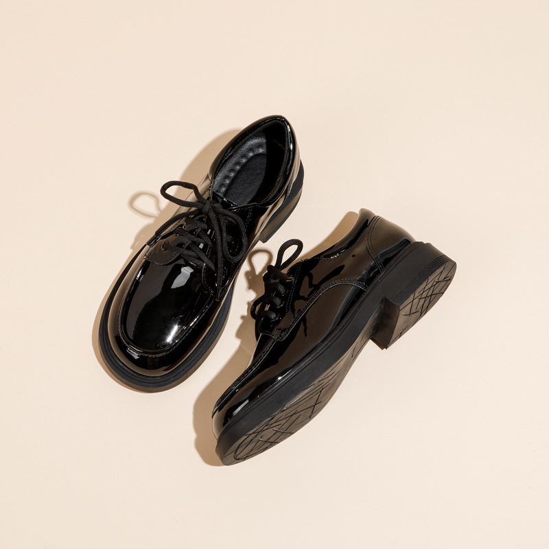 Ženski loaferi s debelom platformom i vezicama, okrugla špička, gornji dio od mikrovlakana, unutrašnjost od mikrovlakana, gumena potplat, srednje visoka peta 3–5 cm