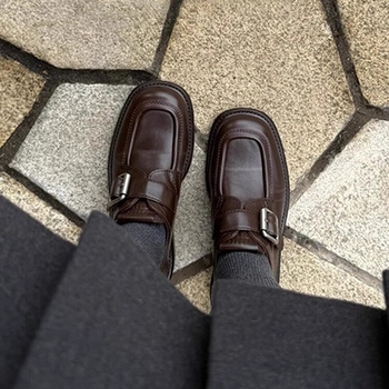 Női loaferek mikroszálas felsőréteggel, slip-on kivitel, alacsony, vastag sarok 1–3 cm, gumitalp