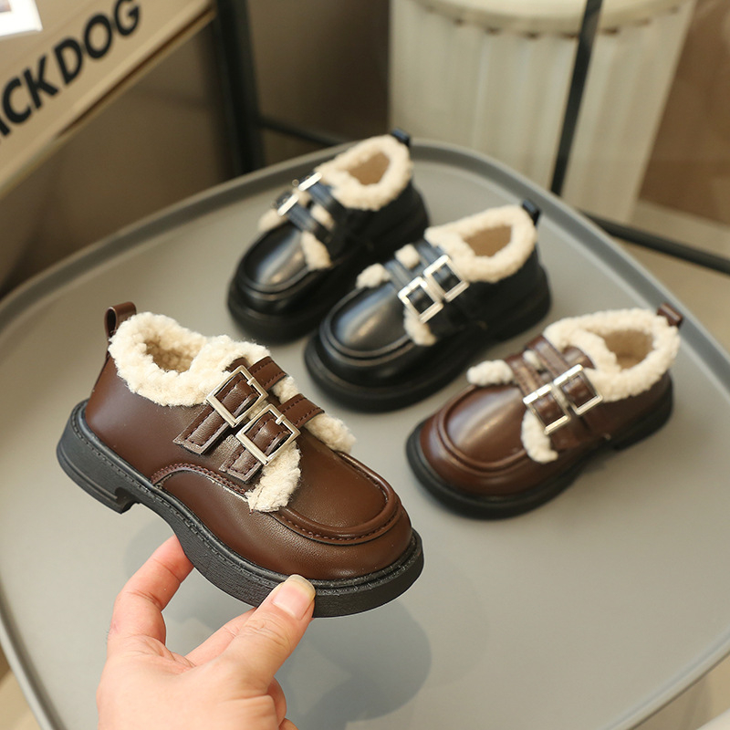 Lányoknak szóló loafer műbőr felsőrész, Velcro-zár, belső PU, talpbetét műszőrmével, gumitalp, 4-16 éveseknek