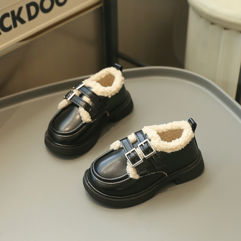 Lányoknak szóló loafer műbőr felsőrész, Velcro-zár, belső PU, talpbetét műszőrmével, gumitalp, 4-16 éveseknek