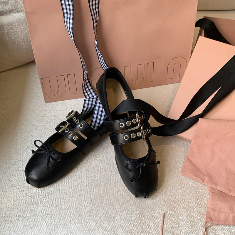 Ženske balerine s mašnicom, ukršteni remenići, okrugli vrh, sintetička koža, gumeni potplat, kopča