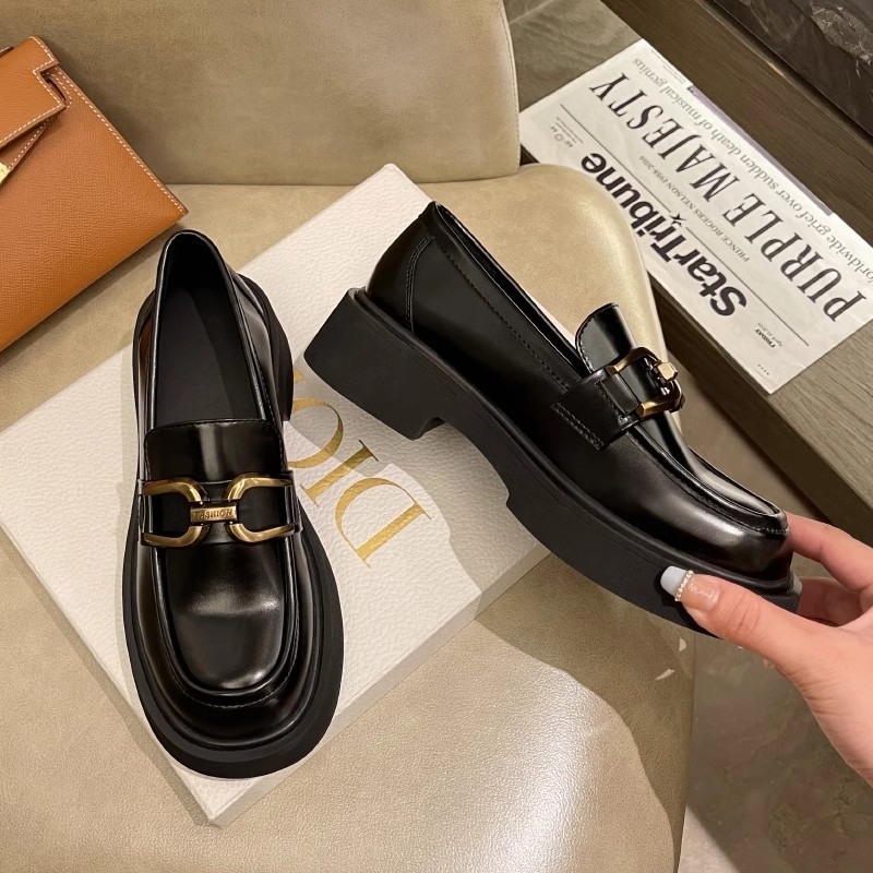 Ženské loafery s vrchným dielom z dvoch vrstiev hovädzej kože, korejský štýl, stredná päta 3–5 cm, gumová podrážka, EVA vložka