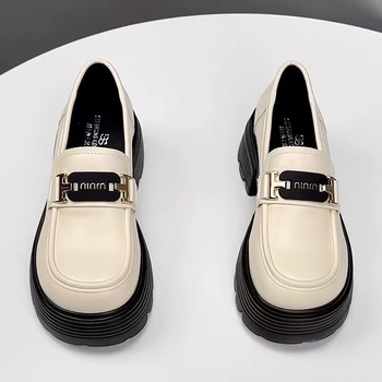 Ženske loaferice s debelom potplatom — slip-on, zaobljeni vrh, gornji materijal: Super Fiber, uložak EVA, gumeni potplat