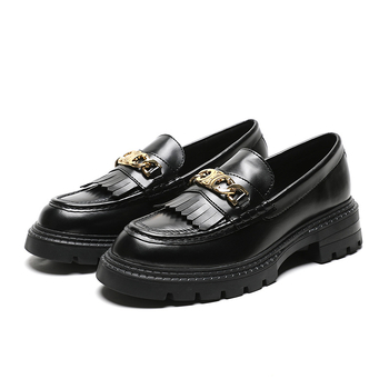 Női valódi bőrből készült loaferok — kerek orr, kétréteg marhabőrből készült felső rész, gumitalp, középmagas sarkú 3–6 cm, főiskolai stílus