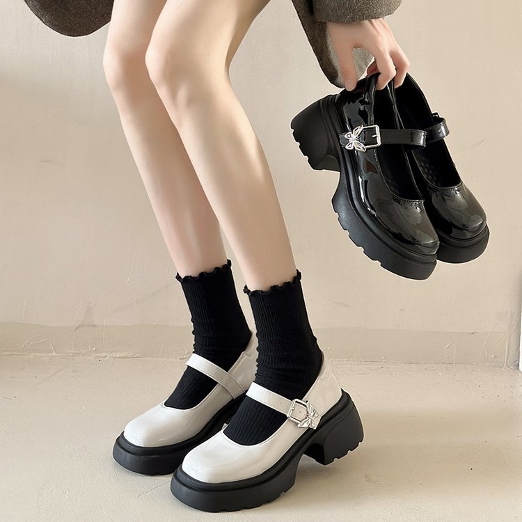 Női Mary Jane cipők, vastag talppal, kerek orr, felső rész Super Fiber anyagból, belső EVA talpbetét, külső gumitalp, középmagas sarok 3-5 cm