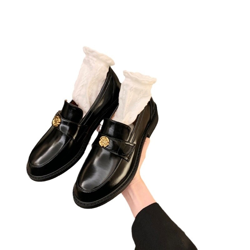 Női bőr loaferek, kerek orrú, slip-on stílusú, gumitalp, vastag sarok 3-5 cm