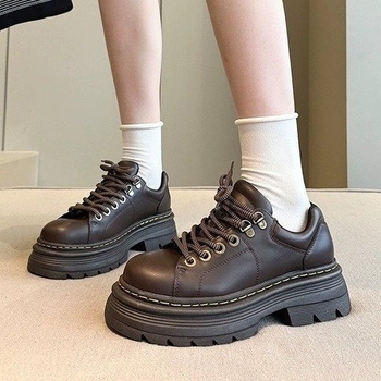 Női mokaszsinok – Kerek orr; Felső rész mikroszálas; Talp gumi; Alacsony sarok 1–3 cm; Mindennapi