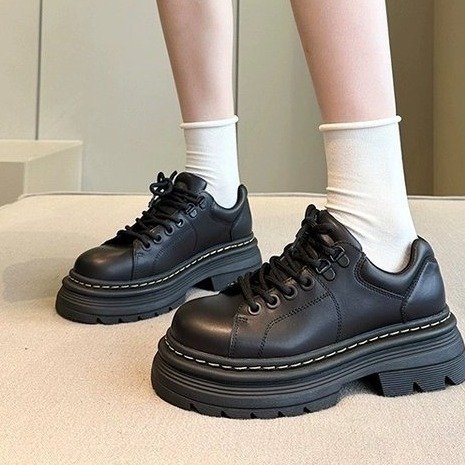 Női mokaszsinok – Kerek orr; Felső rész mikroszálas; Talp gumi; Alacsony sarok 1–3 cm; Mindennapi