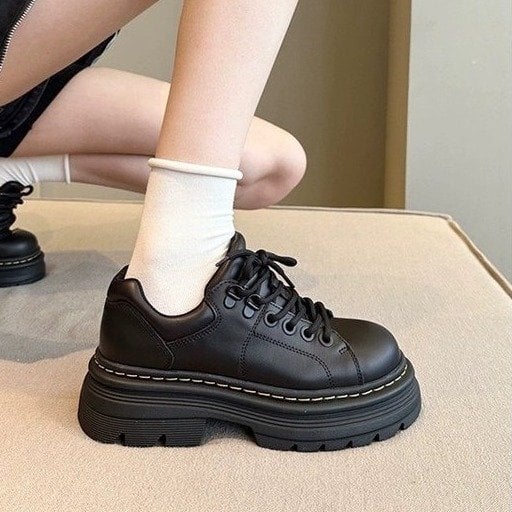 Női mokaszsinok – Kerek orr; Felső rész mikroszálas; Talp gumi; Alacsony sarok 1–3 cm; Mindennapi