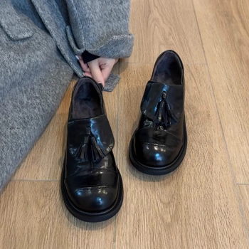 Casual loafers od mikrovlakana s resicama, okrugli nos, gumena potpetica 3–5 cm