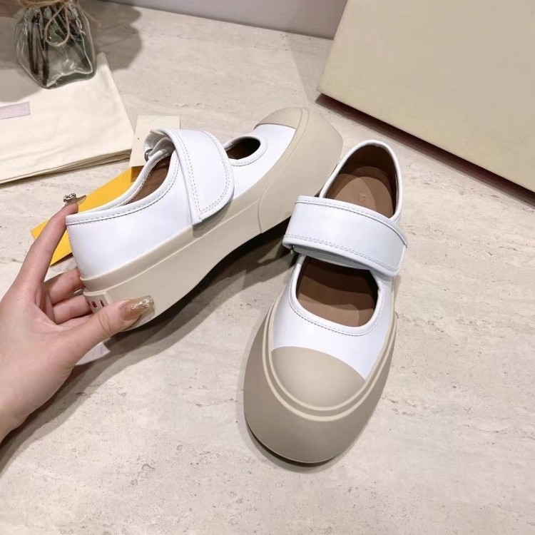 Mary Jane női cipő kerek orrú, 3–5 cm vastag talp, Velcro-zárás, felsőrész marhabőrből, belső juhbőrből