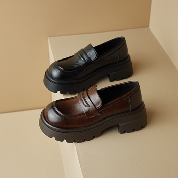 Ženske loaferice s debelim potplatom, okrugli vrh, teleća koža, 3-5 cm peta, potplat od poliuretana