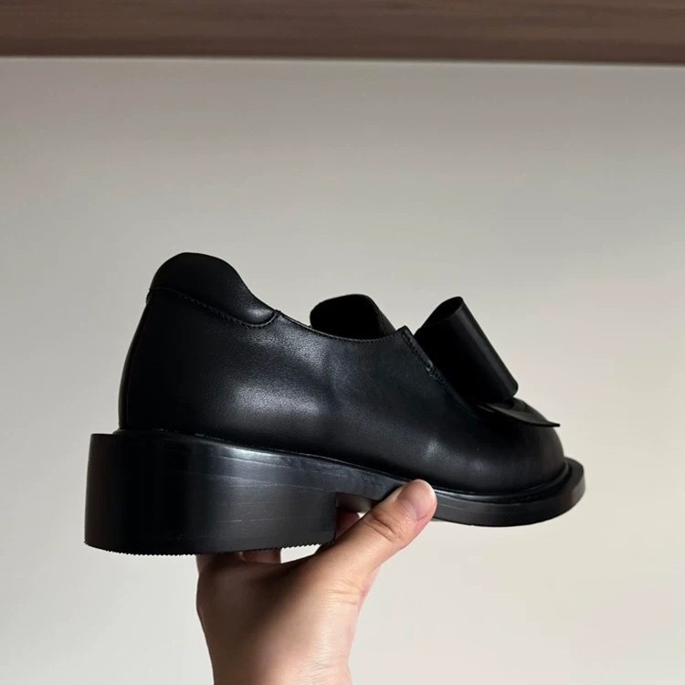 Ženske kožne loaferice – preppy stil, okrugli vrh, gornji dio od dvostruke teleće kože, debeli pet, gumena potplata, podstava od umjetne kože
