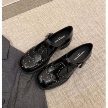 Loafers s okrúhym špičkou, vrchný materiál mikrovlákno, 3–5 cm výška podpätku, gumová podrážka, stielka z umelej kože