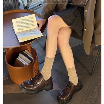 Loafers u britanskom stilu s okruglim vrhom, PU gornji dio, debeli pet, gumena potplat