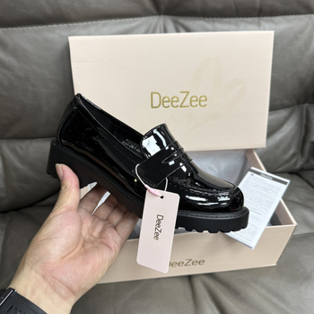 Dámske loafers v britskom akadémickom štýle, s guľatou špičkou, vrchný materiál mikrovláknová koža a nízky, hrubý podpätok (1-3 cm)