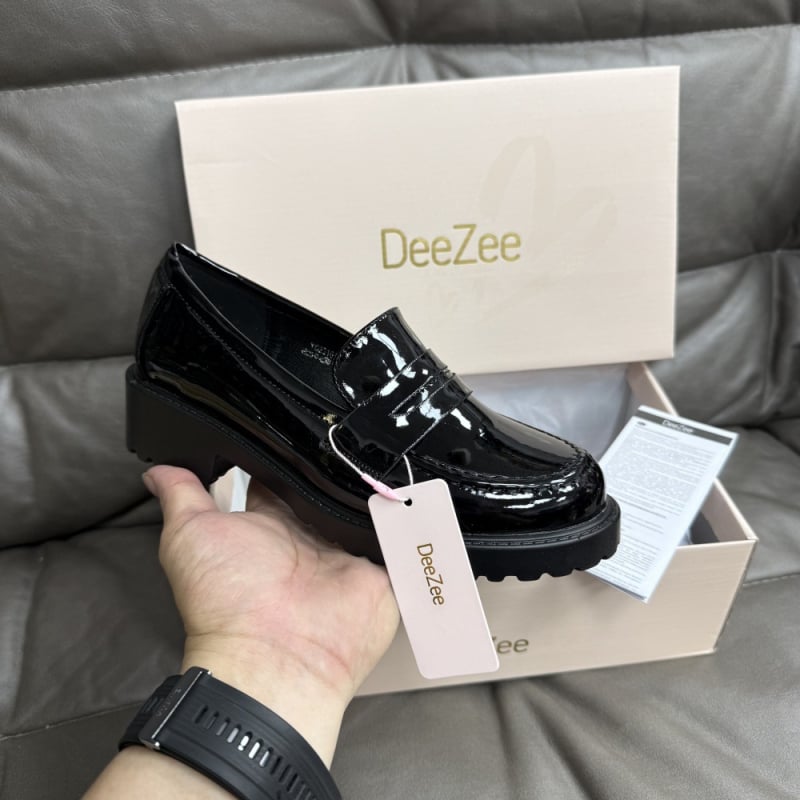 Dámske loafers v britskom akadémickom štýle, s guľatou špičkou, vrchný materiál mikrovláknová koža a nízky, hrubý podpätok (1-3 cm)