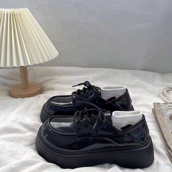 Mary Jane baleríny s PU vrchnou, gumovou podrážkou, nízkym mačacím podpätkom, šnurovanie