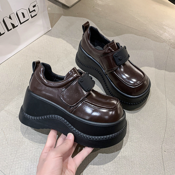 Loafersi s okruglim vrhom, gornji dio od mikrovlakna, platforma 6–8 cm, TPR potplat