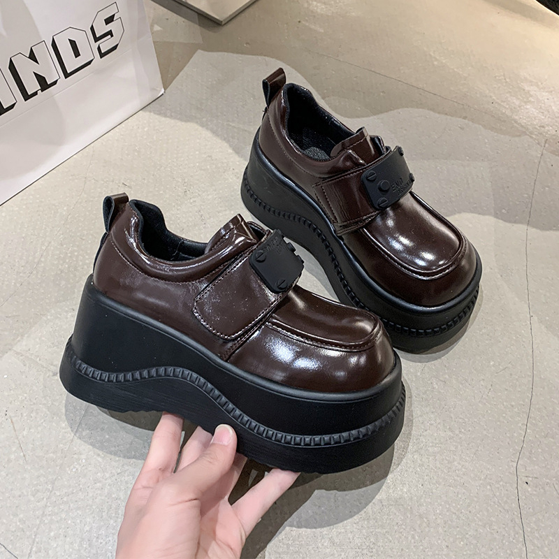 Loafersi s okruglim vrhom, gornji dio od mikrovlakna, platforma 6–8 cm, TPR potplat