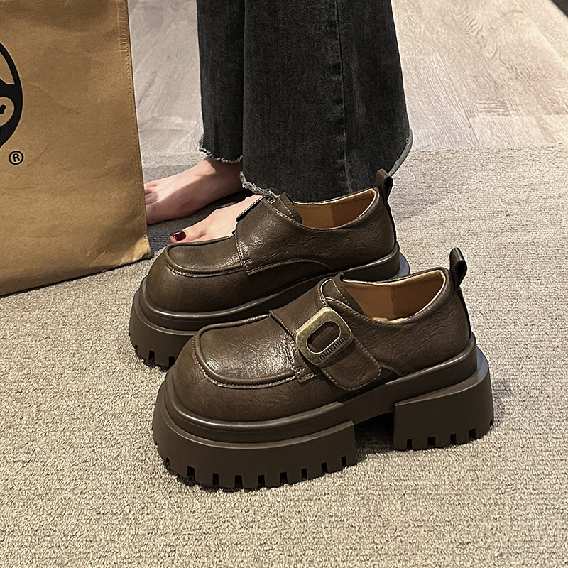 Ženske loafers s zaobljenim nosom, PU gornji dio, debeli 3–5 cm štikla, gumena podplat