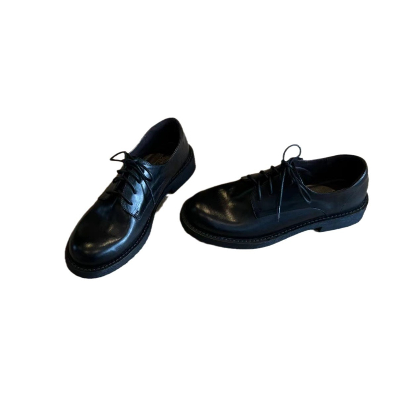 Loafers - britský štýl, kožený vrchný materiál, okrúhla špička, šnúrky, stredná výška podpätku 3-5 cm