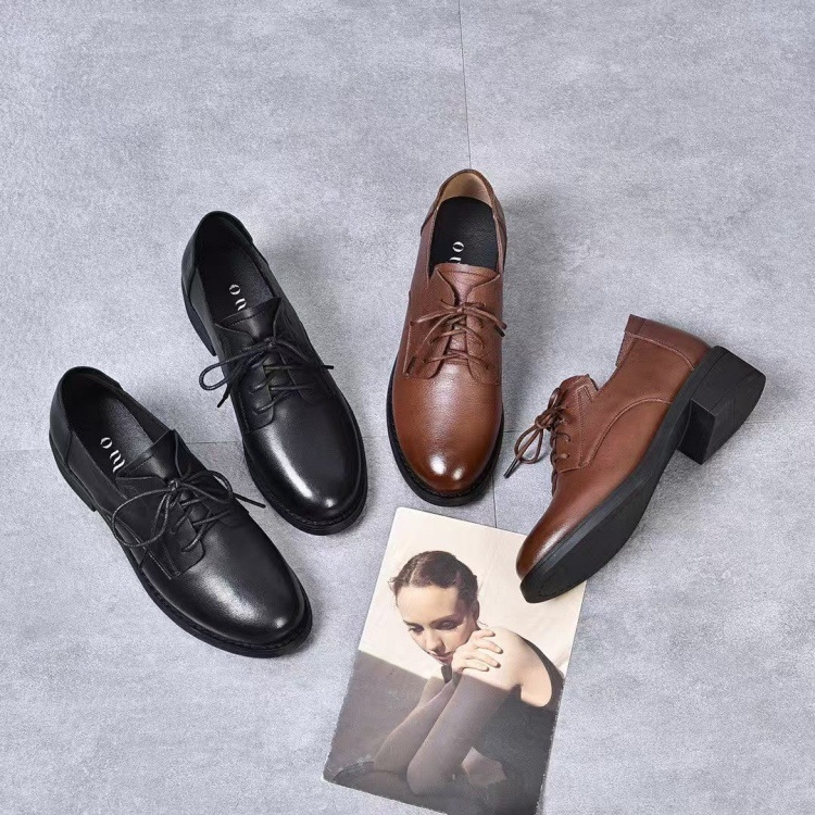 Loafers – britanskog stila, koža goveda, niski 1–3 cm, gumeni potplat