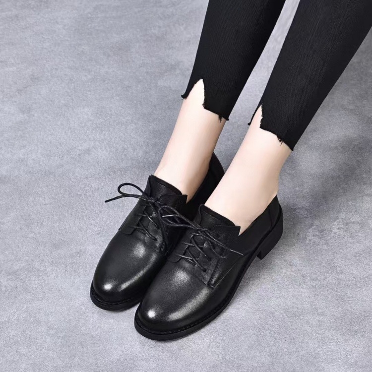 Loafers – britanskog stila, koža goveda, niski 1–3 cm, gumeni potplat