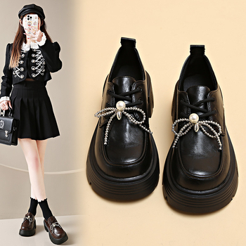 PU bőr loafers kerek orrú, slip-on, középmagas sarok 3–5 cm, széles sarok, gumi talp