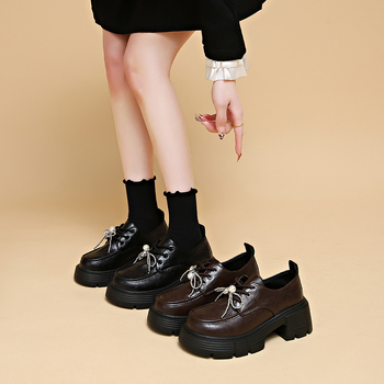 PU bőr loafers kerek orrú, slip-on, középmagas sarok 3–5 cm, széles sarok, gumi talp