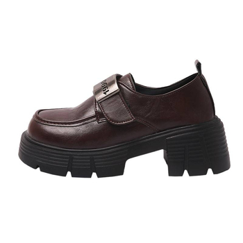 Loaferek vastag talppal, kerek orrú, PU felsőrész, gumi talp, középtalpas 3–5 cm-es sarok