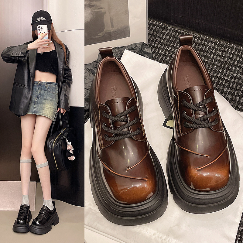 Ženske loafers u korejskom stilu, kvadratni vrh, gornji materijal: Super Fiber, uložak PU, visina potpetice 3-5 cm