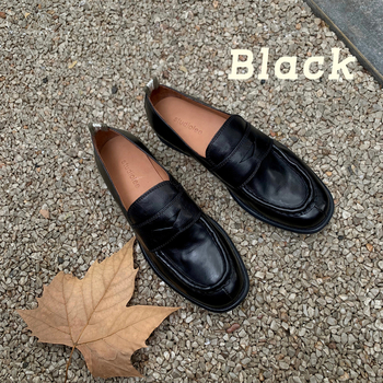 Női loaferek, kerek orrú, retro brit akadémikus stílus, felső rész tehénbőr, alacsony sarkú 1–3 cm