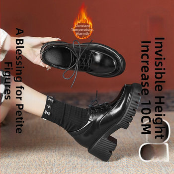 Lóferek kerek orrú, felső része másodrendű marhabőrből, gumitalp, PU belső talp, sarok 8 cm feletti